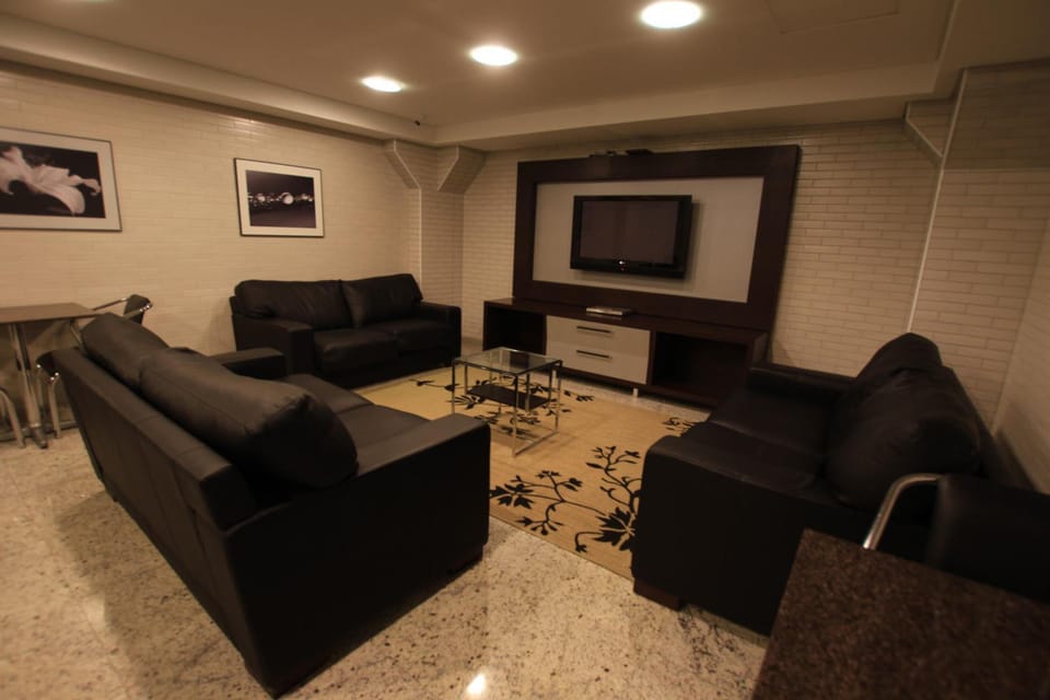 Shared lounge/TV area