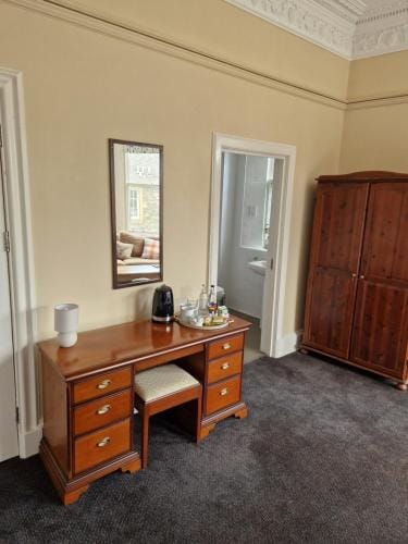 Neidpath Inn Hotel in England