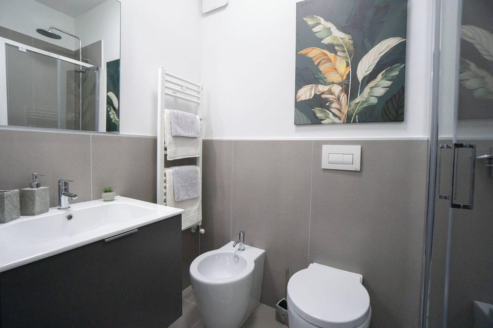 Charming and Modern Three-bedroom Apartment in the Heart of the City of Asti Hotel in Asti