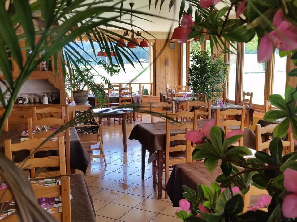 Hotel Restaurant LE YETI Hotel in Canton of Vaud