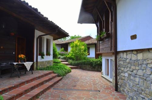 Hotel Izvora - Garden Retreat Hotel in Veliko Tarnovo
