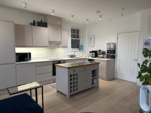 West London Luxury Oasis, Ealing Broadway! Hotel in London Borough of Ealing