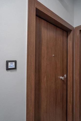 Chic Urban Studio close to Athens Landmarks Hotel in Kallithea