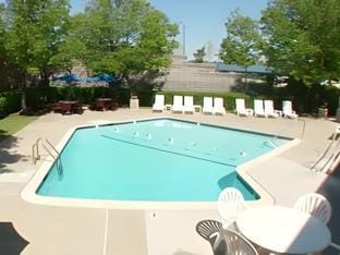 Super 8 by Wyndham Walnut Creek Hotel in Walnut Creek
