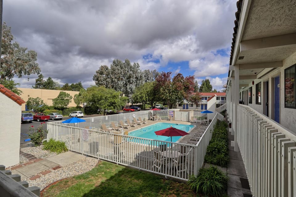 Super 8 by Wyndham Petaluma Hotel in Petaluma