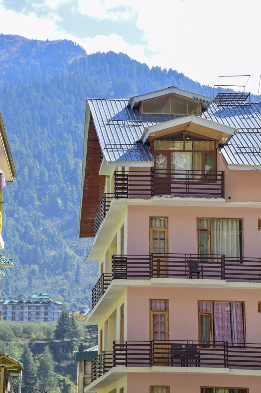 T & D Resorts  Hotel in Manali