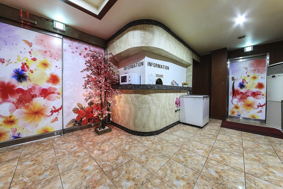 Yeoksam White Hotel in Seoul