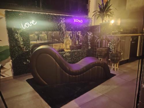 Station des Plaisirs LOVEROOM Hotel in Hauts-de-France