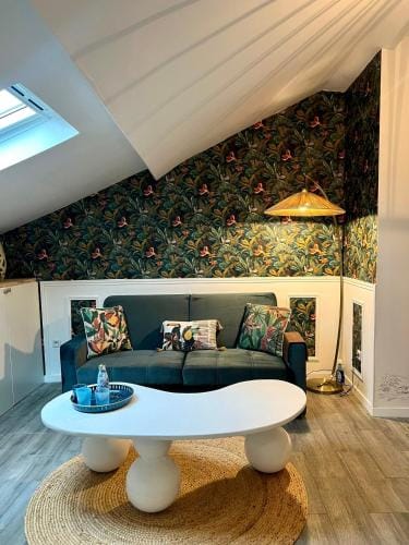 Studio Paris pantin Hotel in Pantin