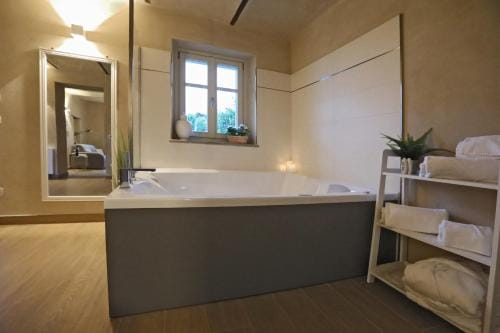 Cascina Bricco San Pietro Bed & Wine Hotel in Liguria
