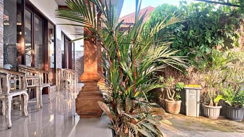 3 Room's Canggu Hotel in North Kuta