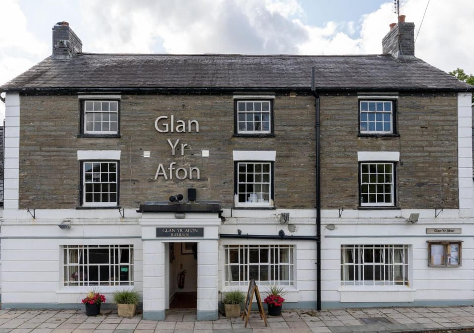 Glan Yr Afon Hotel in Wales