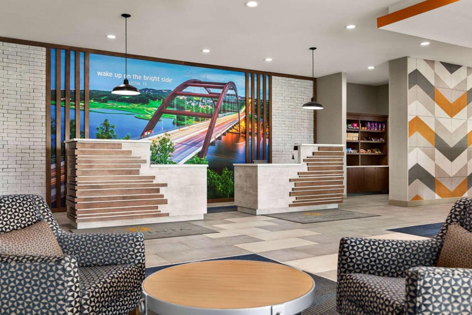 La Quinta Inn & Suites by Wyndham Austin South Hotel in South Congress
