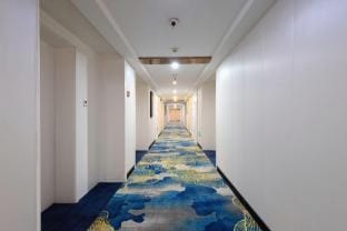 Hangzhou Platinum Palace Hotel (Wujiao Tianjie Gaosha Road Subway Station Branch) Hotel in Hangzhou