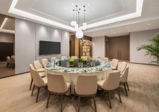 Howard Johnson Dongqian Lake Plaza Ningbo Spring Joy Wing Hotel in Zhejiang