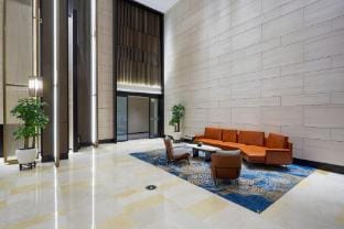 Howard Johnson Dongqian Lake Plaza Ningbo Spring Joy Wing Hotel in Zhejiang
