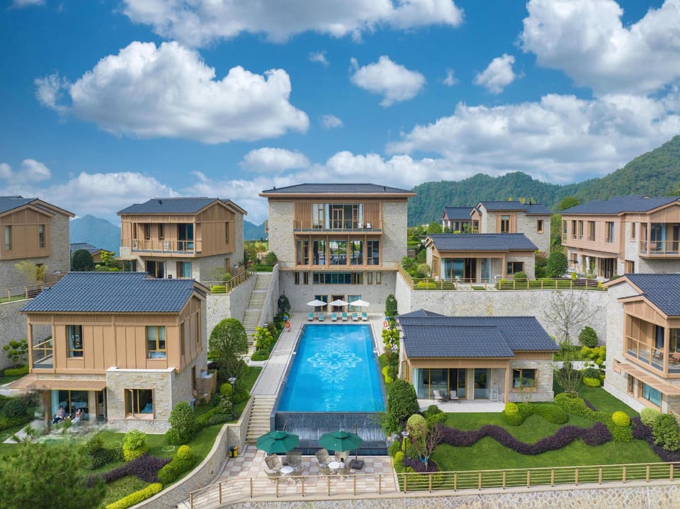 Qiandao Lake Riverside Cloud Top Peach Blossom Resort Hotel Hotel in Hangzhou