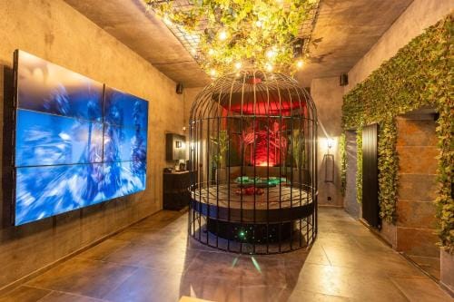Intense Experience - Suites wellness avec piscine jacuzzi sauna billard privatifs Hotel in Wallonia, Belgium