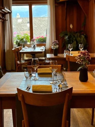 Restaurant et Chambres d'Hotes Le Chermignon Hotel in Sierre