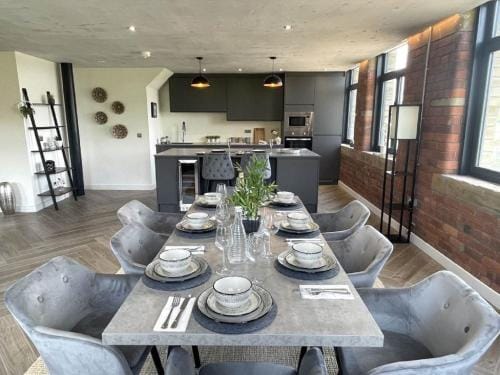 5-Bedroom Luxury Duplex Penthouse Hotel in Bradford