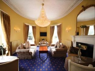 Cork's Vienna Woods Hotel & Villas Hotel in Cork City