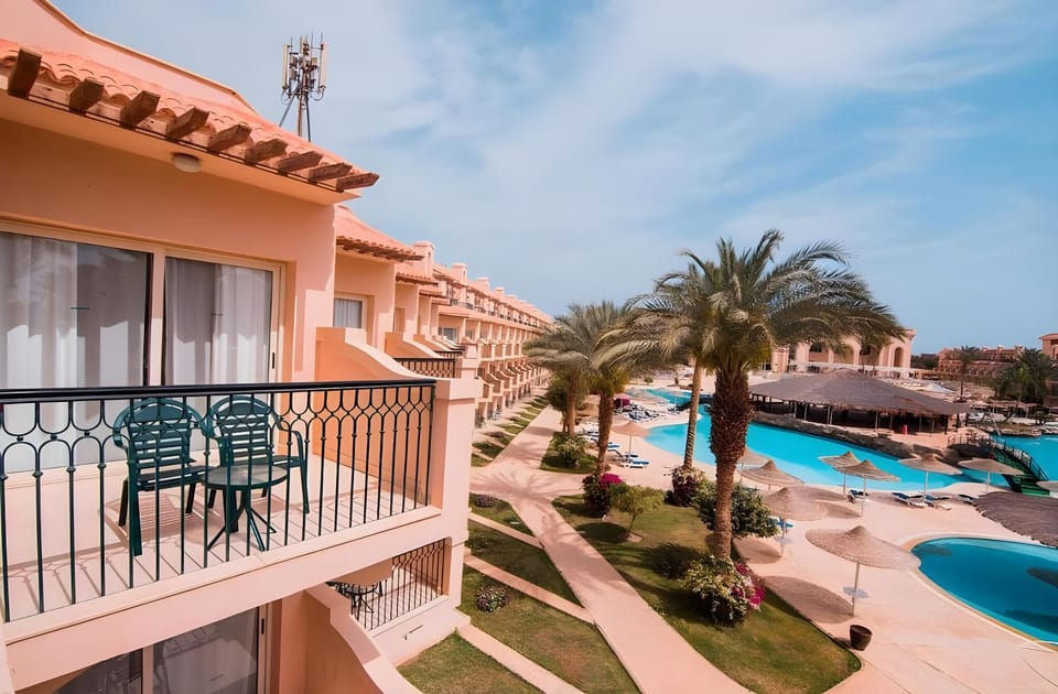 V Grand Beach Resort - Sahl Hasheesh Hotel in Hurghada