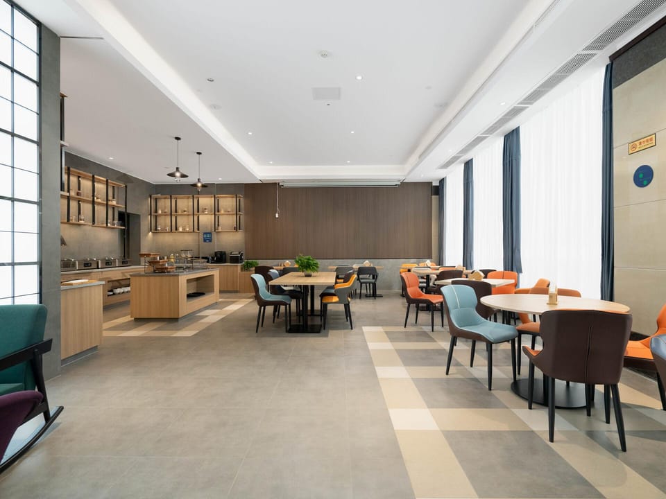 Campanile Hotel Wuhan Zhaojiatiao Metro Station Huangpu Street Hotel in Wuhan