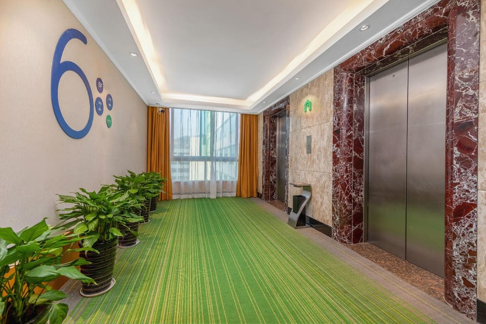 Campanile Hotel Zhuhai Xiangzhou Yinhua Road Tiane Hotel in Guangdong