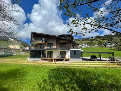 Bergzeit Apartments near ski slope Hotel in Saalbach-Hinterglemm