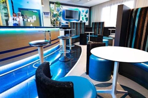 Saint Cloud Citea Access dayuse Room - 10 minutes La Defense 20 minutes Paris Parc Expo Hotel in Saint-Cloud