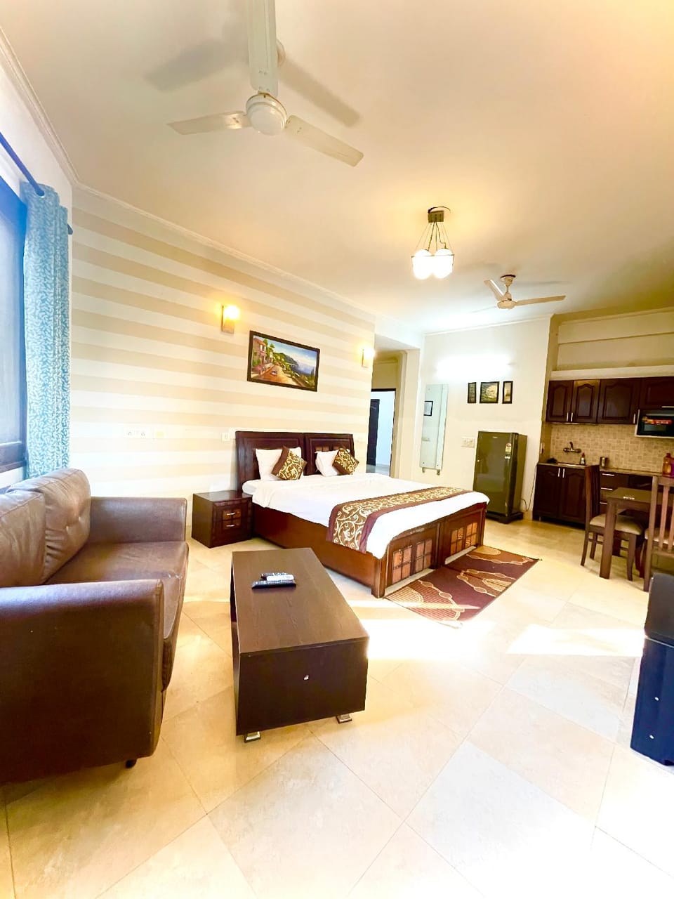 BedChambers Serviced Apartment, Huda City Metro Hotel in Gurugram