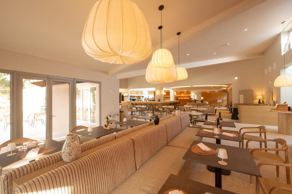 GOLDEN TULIP AVIGNON LE PARADOU Hotel in Avignon