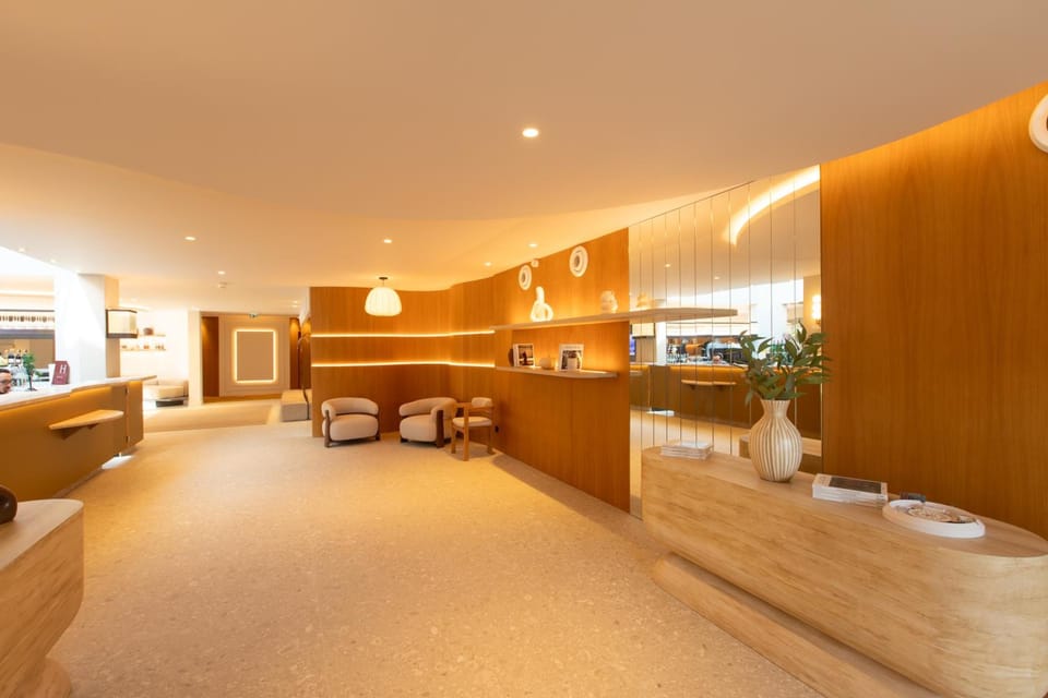 GOLDEN TULIP AVIGNON LE PARADOU Hotel in Avignon