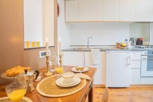 Viavì by Rent All Como Hotel in Como