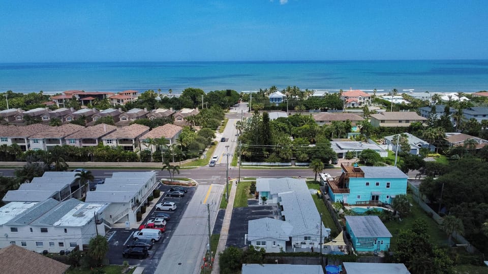 The Juni Apartment hotel in Cocoa Beach