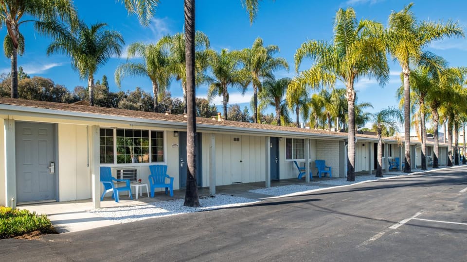 Fallbrook Country Inn Hotel in Fallbrook