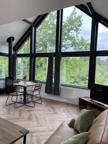 Troed-Y-Rhiw Hotel in Wales