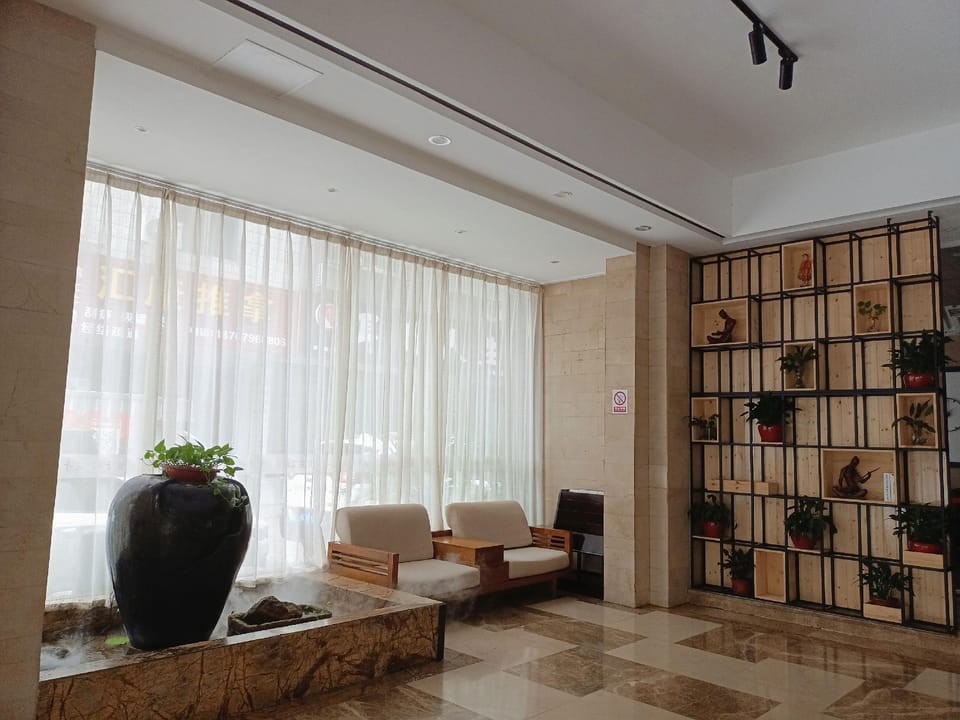 Huangting Hotel Hotel in Zhejiang