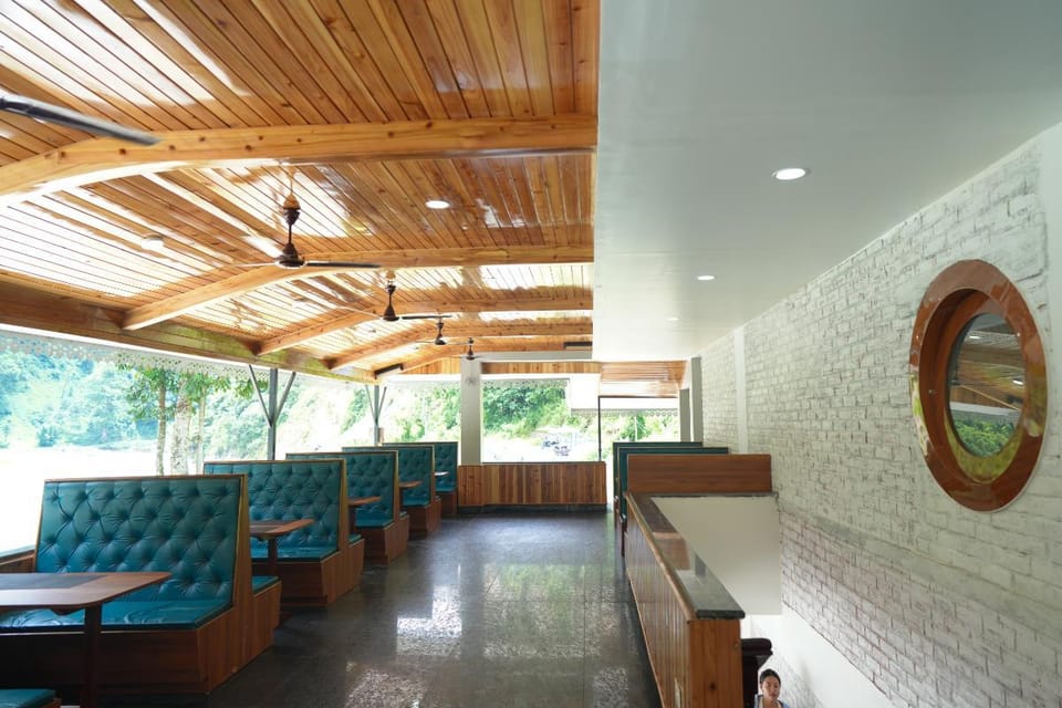 Matlobong Riverside Retreat Hotel in India