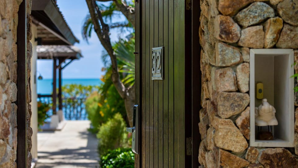 Luxury Beachfront Villa - Finu@Samui Resort in Ko Samui