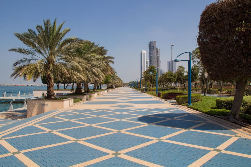 OYO HOME 1384 Luxrious 1 BHK With Balcony Hotel in Abu Dhabi