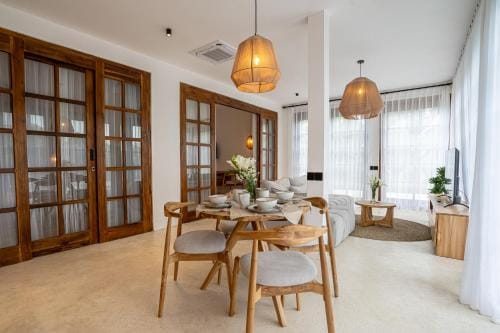 Garden Heights Villa by EVDEkimi - Elegant 3BR Jungle oasis with Hammock Hotel in Abiansemal