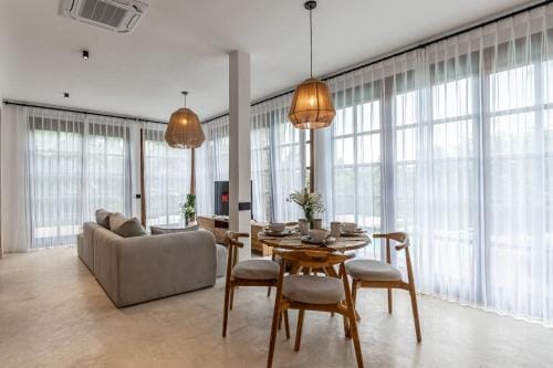Garden Heights Villa by EVDEkimi - Elegant 3BR Jungle oasis with Hammock Hotel in Abiansemal