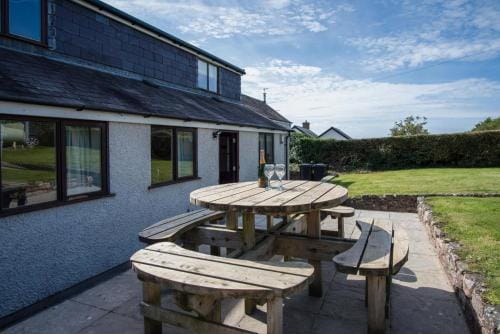 The Cross - 4 Bedroom Cottage - Llangennith Hotel in Wales