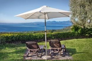 Residence Ai Vigneti With Pool Hotel in Bardolino