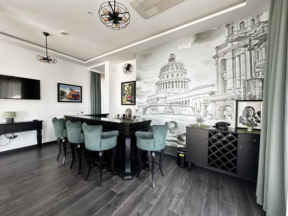 Shared lounge/TV area