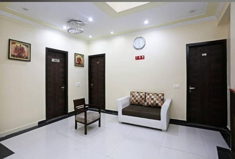 Vaas One Thirty Two Hotel in Gurugram