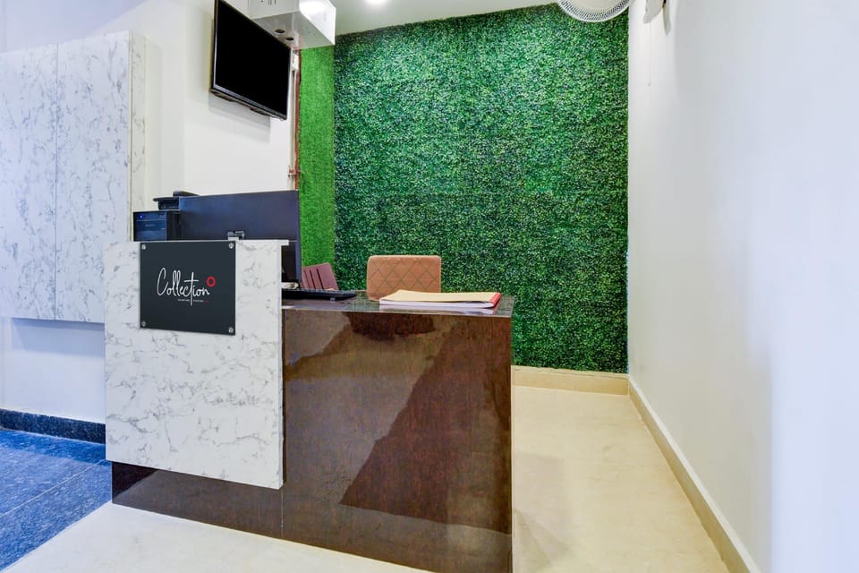 Hotel SRH luxury Rooms Near Rail Nilayam, NCL. Hotel in Secunderabad