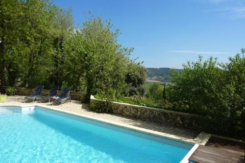 Inviting villa in Saint Paul trois Chateaux with pool Hotel in Provence-Alpes-Côte d'Azur