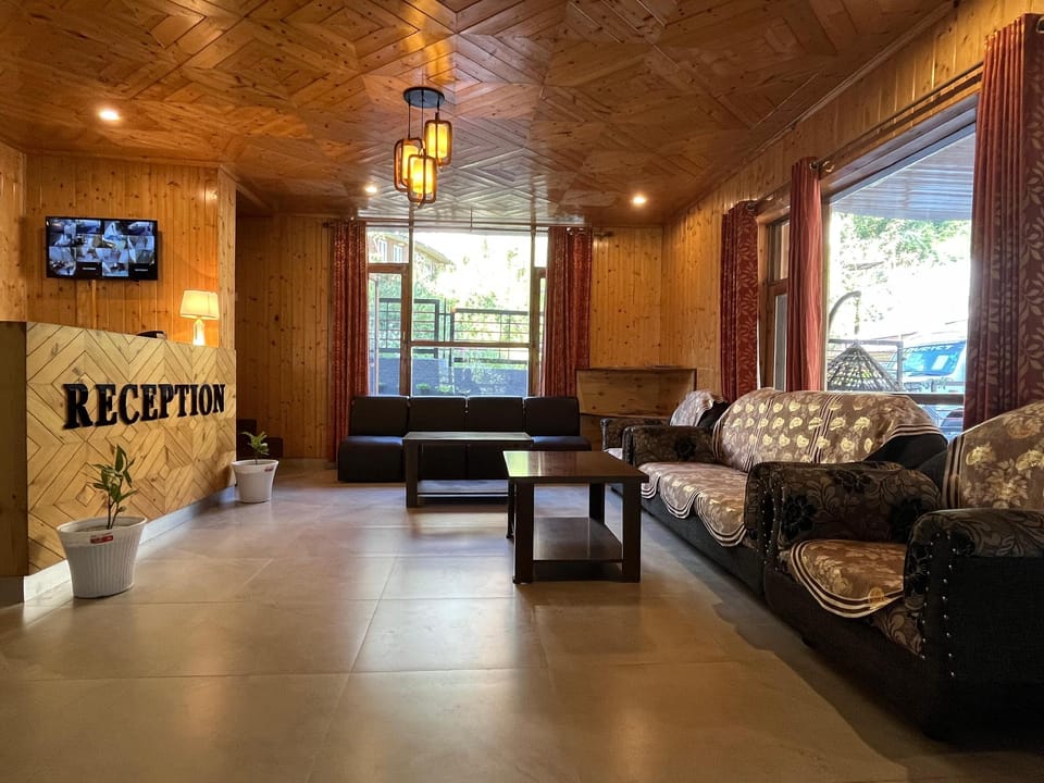 Hotel Cherry Manali Hotel in Manali